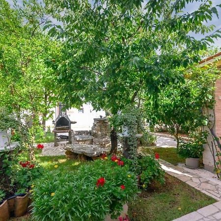 Apartments Katrina Rakalj Екстериор снимка