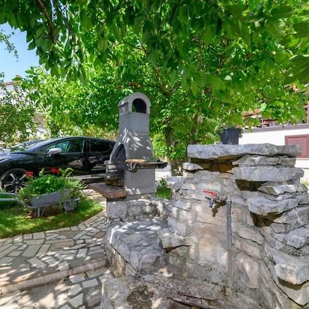 Apartments Katrina Rakalj Екстериор снимка