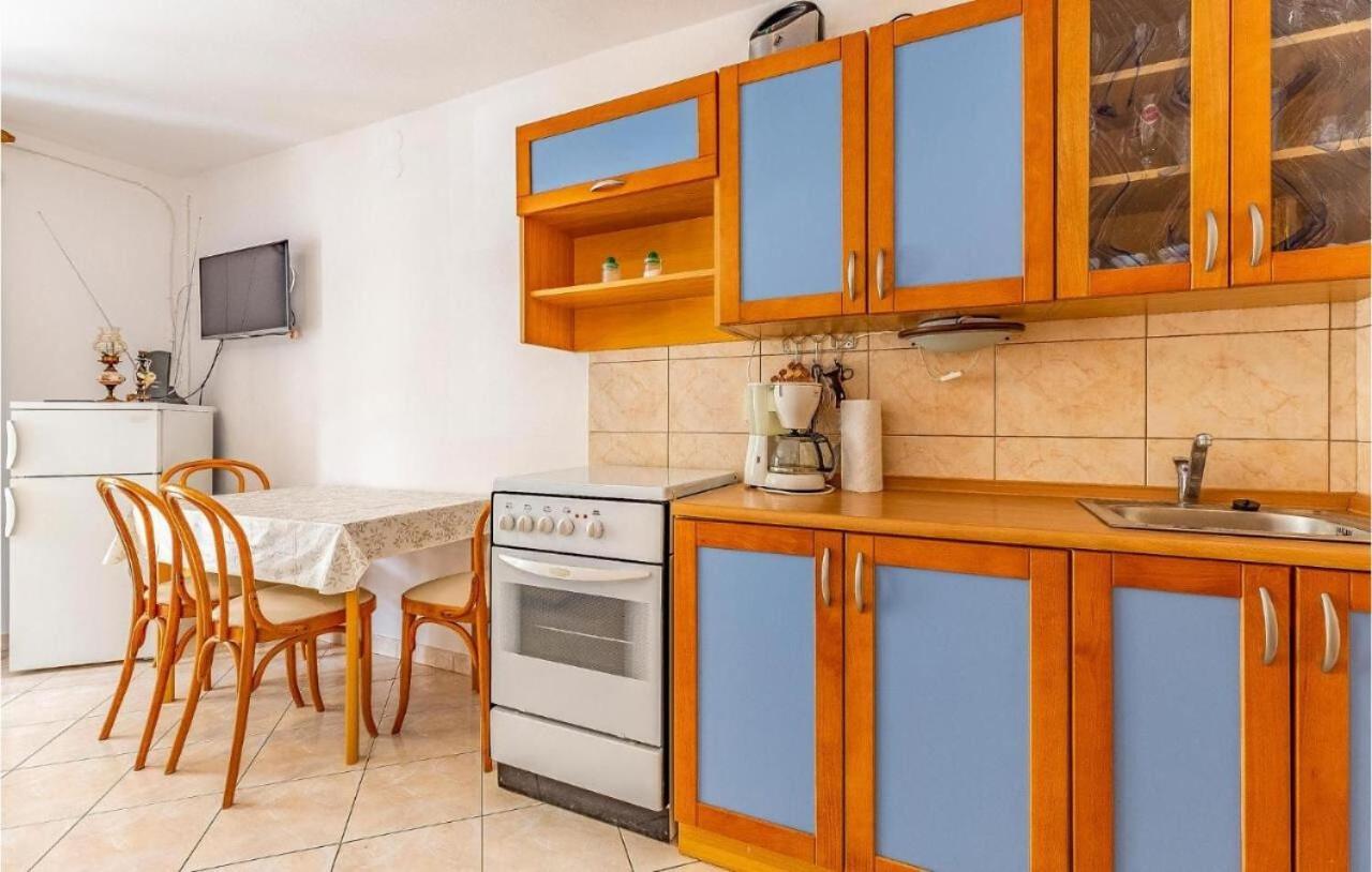 Apartments Katrina Rakalj Екстериор снимка